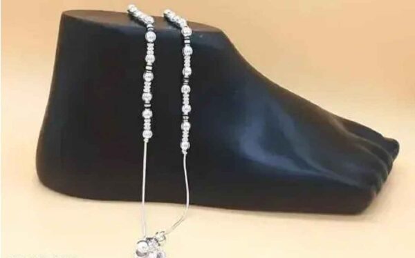 Ethnic Fancy Trendy Fashion Foot Jewellery Silver Plated White Metal Ghungroo Painjan/ Payal Leg Chain Stylish Imitation Pair Of Alloy Anklet Alloy, Crystal Anklet (Pack of 2)